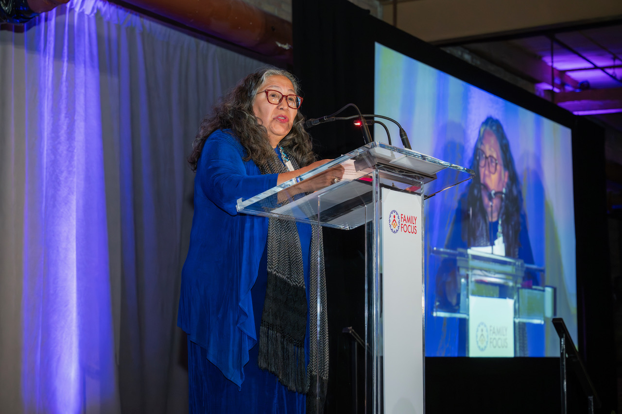Sylvia Puente accepting her award
